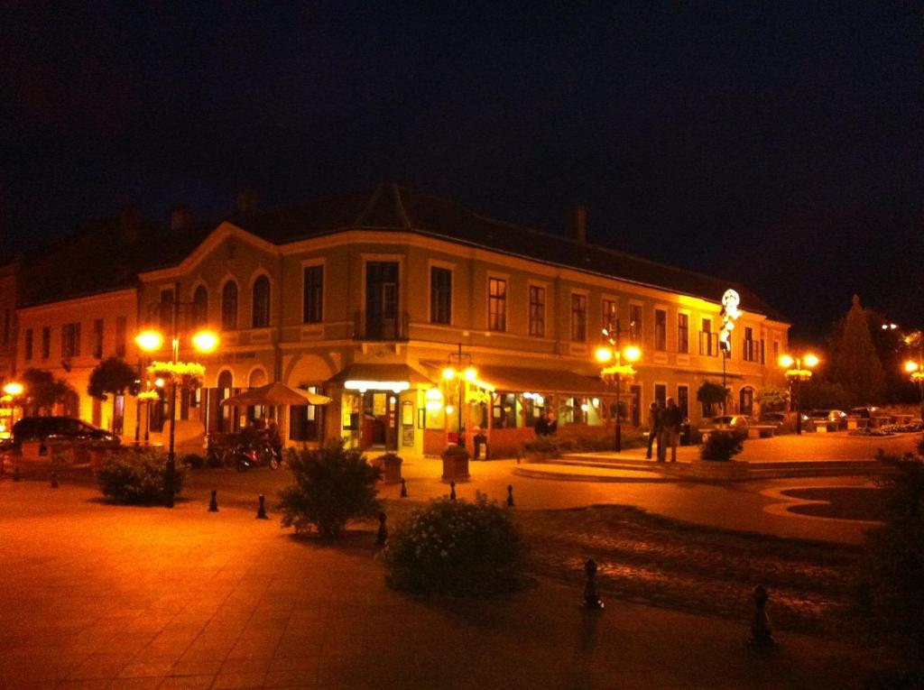 Arany Strucc Hotel Kőszeg Extérieur photo